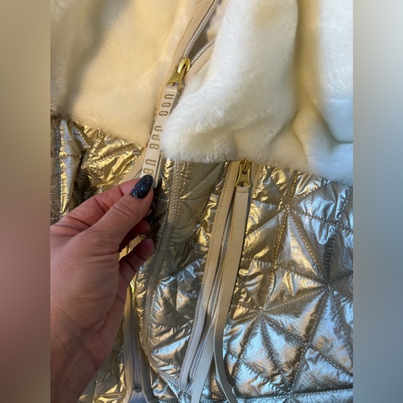 UGG Marlene Quilted Jacket 🔥
Metallic - Picture 10 of 16
